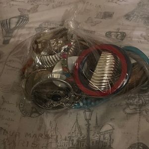 I am selling a bag of old jewelry and it’s going to cost about 20$